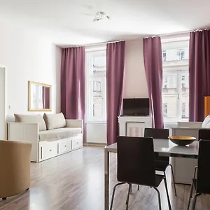 Royal Court Legerova 3* Praga